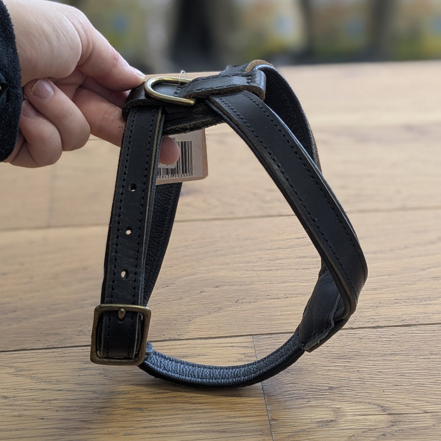 Timely harness letther black