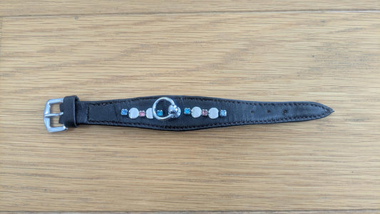 svart läder halsband med strass 20cm