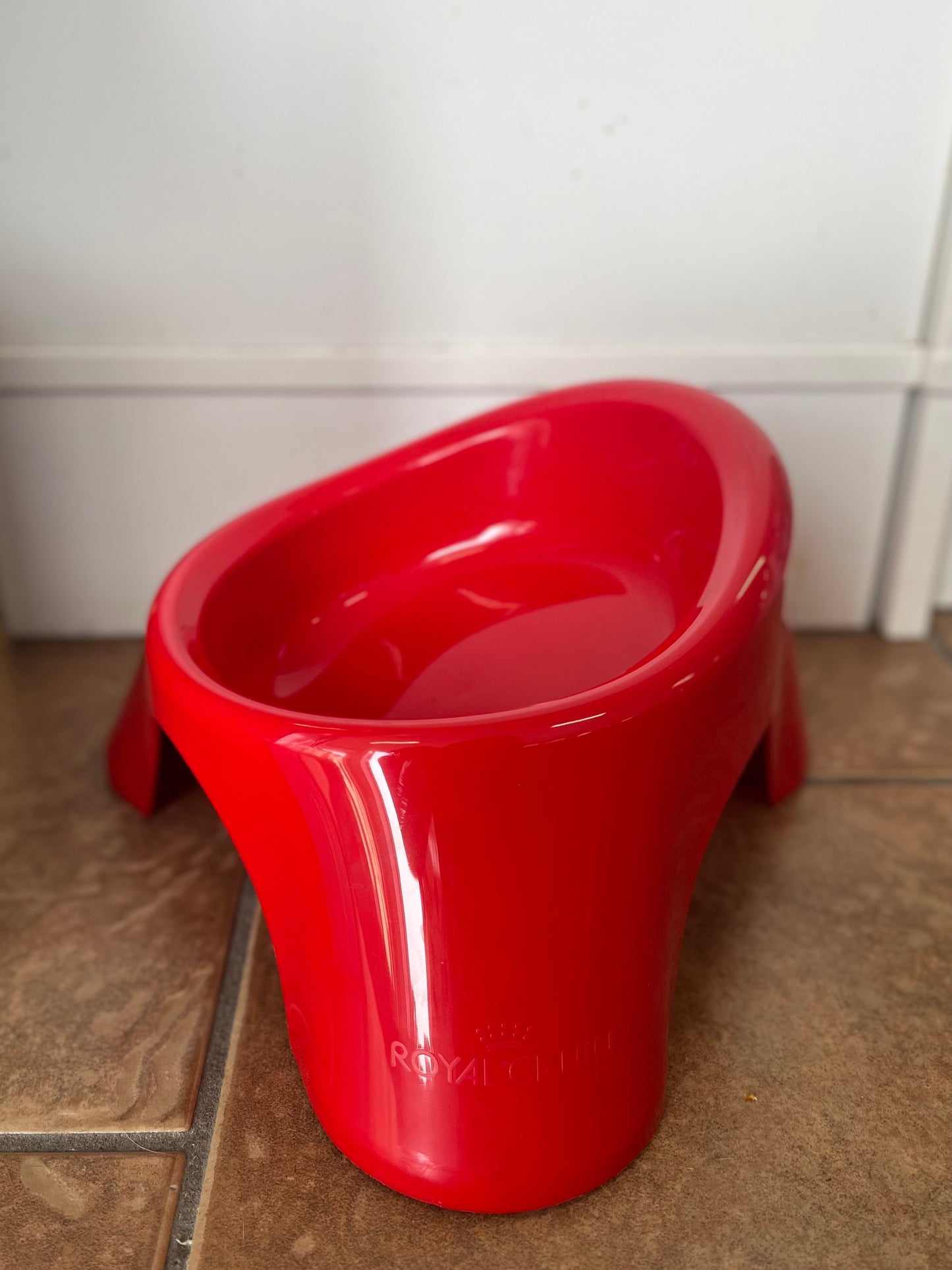 Röd hundmatskål plast royal canin