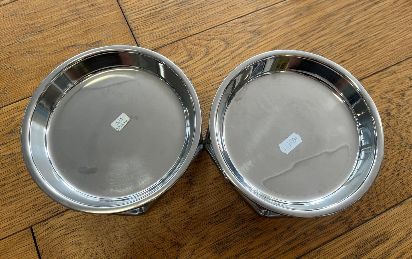 Hundmatskålar med stativ