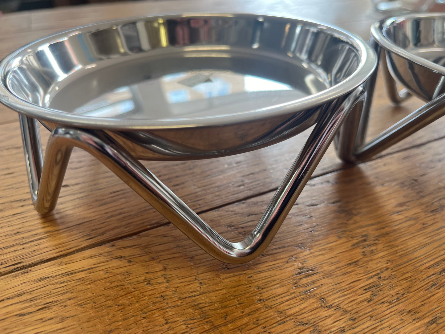 Hundmatskålar med stativ